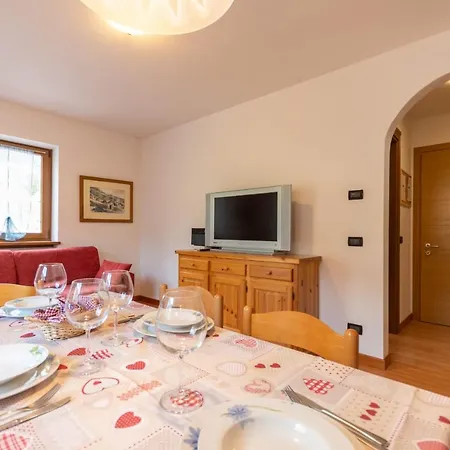 Apartment Casa Nevexenne & La Casa Di Blek Alleghe